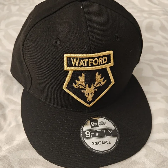 NWOT Watford FC Black & Gold Snapback Hat RARE - Picture 1 of 5